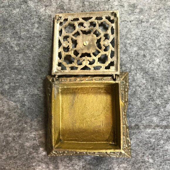 Vintage Brass Ashtray with Flip Top Cigarette Holder Box - Picture 8 of 10
